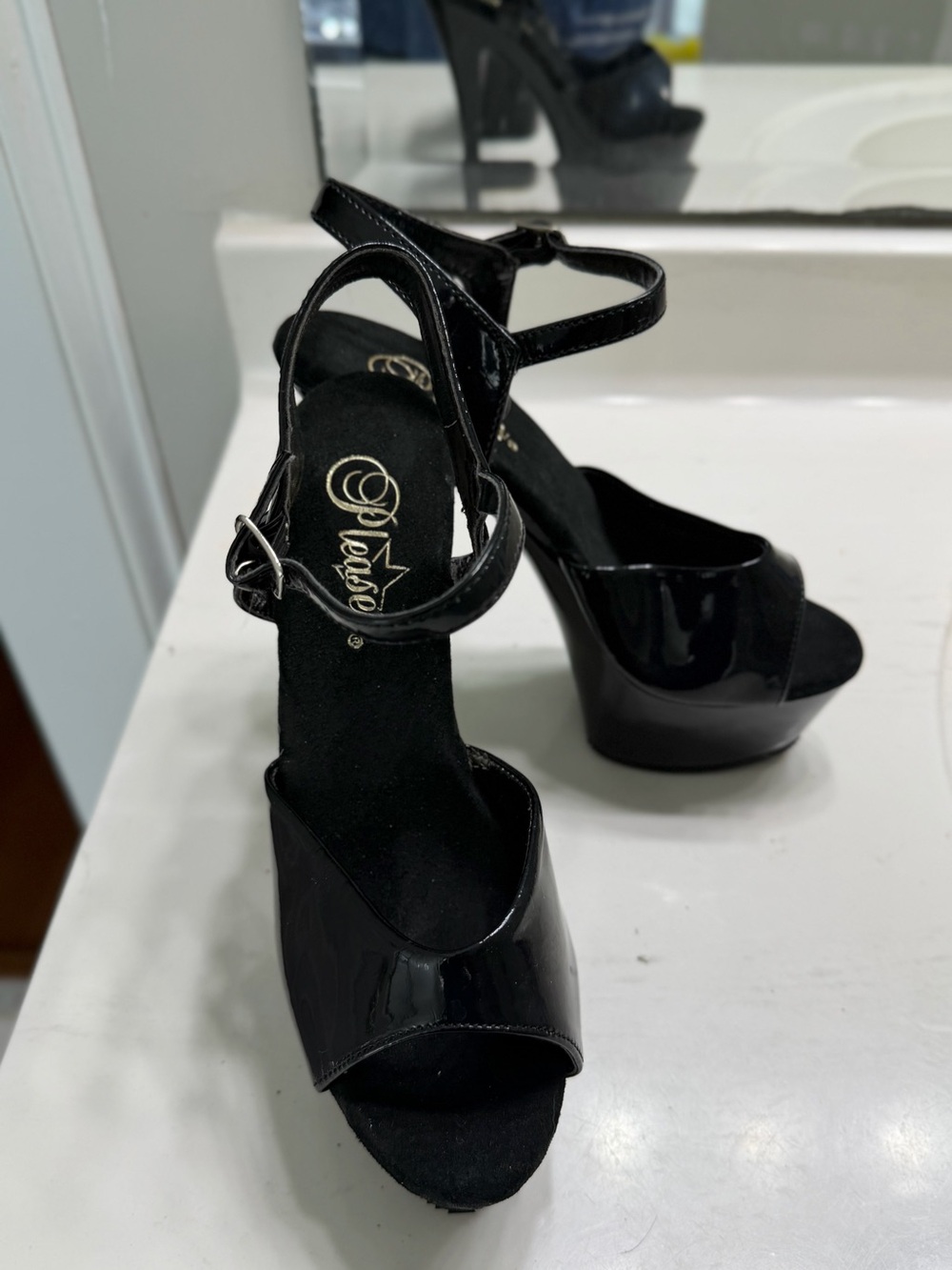 Pleaser Black Patent KISS-209 6" Stiletto Platform Heels Sandals